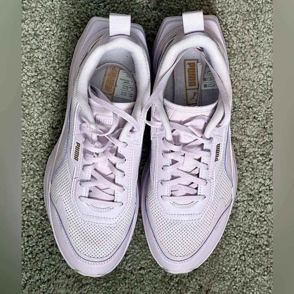 Women’s Puma tennis shoes size 9